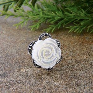 New Gorgeous 925 Silver Marcasite & Mother of Pearl Carved Rose Ring